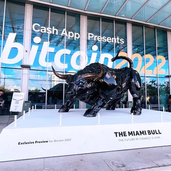Vilead 20cm Miami Bull Mudel Suveniiride Kuju Robot Skulptuur Office Desk Kodu Kaunistamiseks Münte Pääsme Wall Street OX Bitcoin