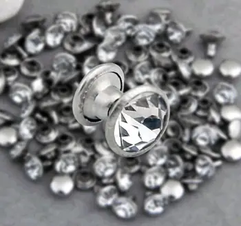 200 Seab 8mm CZ Rhinestone Kristallid Hõbedased Needid Nailhead Laigud Naastud DIY Tsingi Sulam, Metall